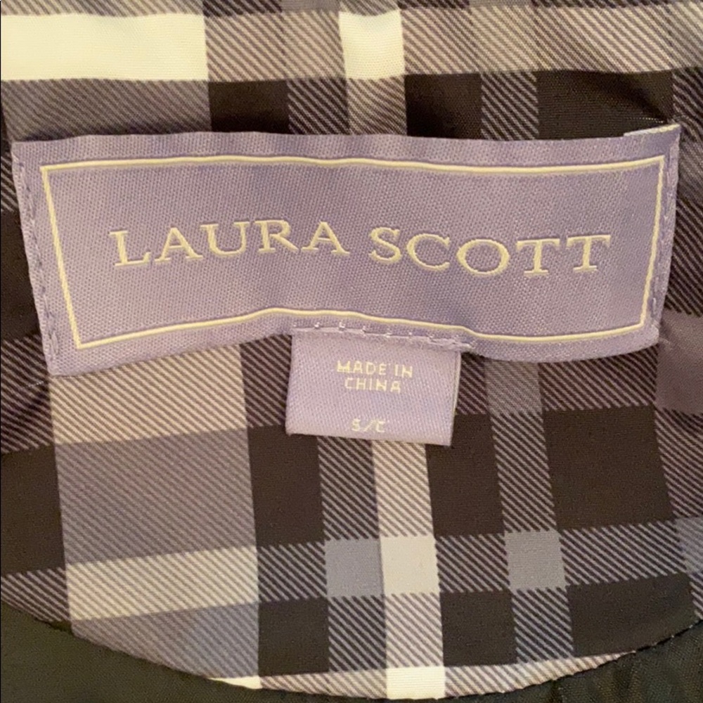 Laura Scott Vest - Picture 3 of 3
